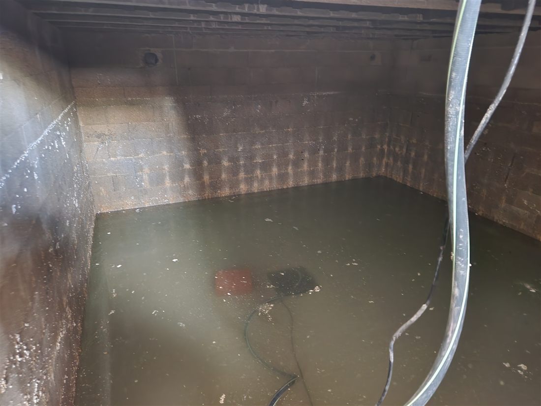 Sous-sol inondé par des infiltrations d'eau